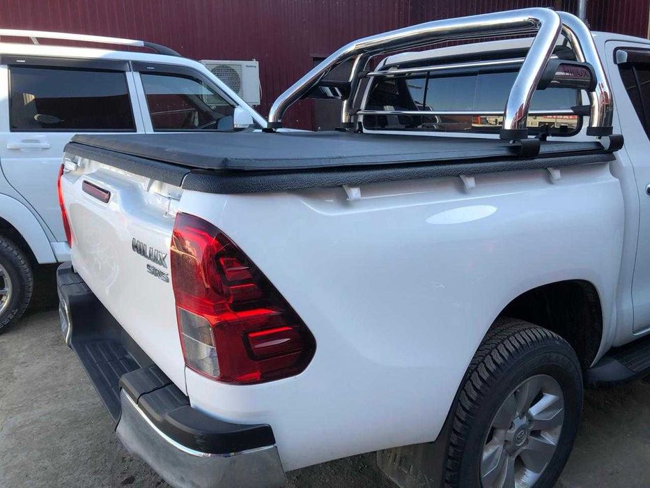 Крышка 3 секционная на Toyota Hilux 2015-25 араб мягкая складная