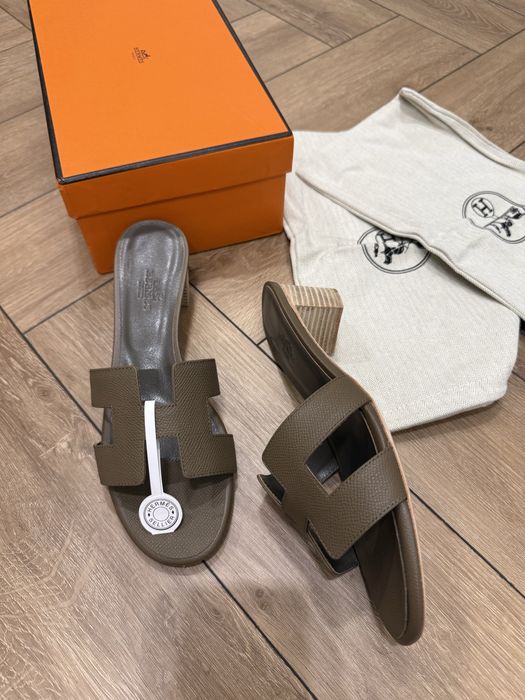 Тапочки Hermes Oasis