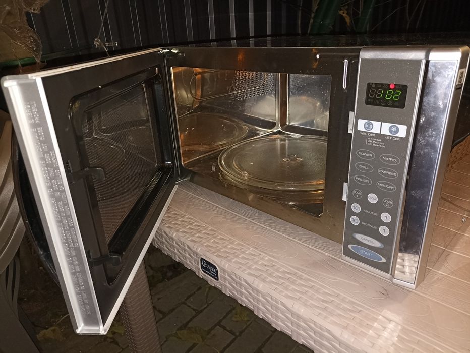 Cuptor cu microunde și grill Smad inox