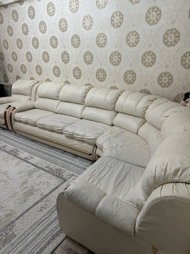 Диван с креслом продам срочно
