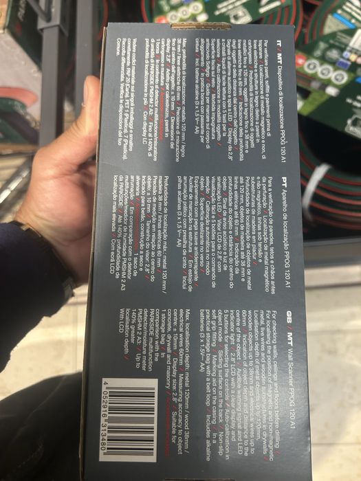 Detector metale in perete