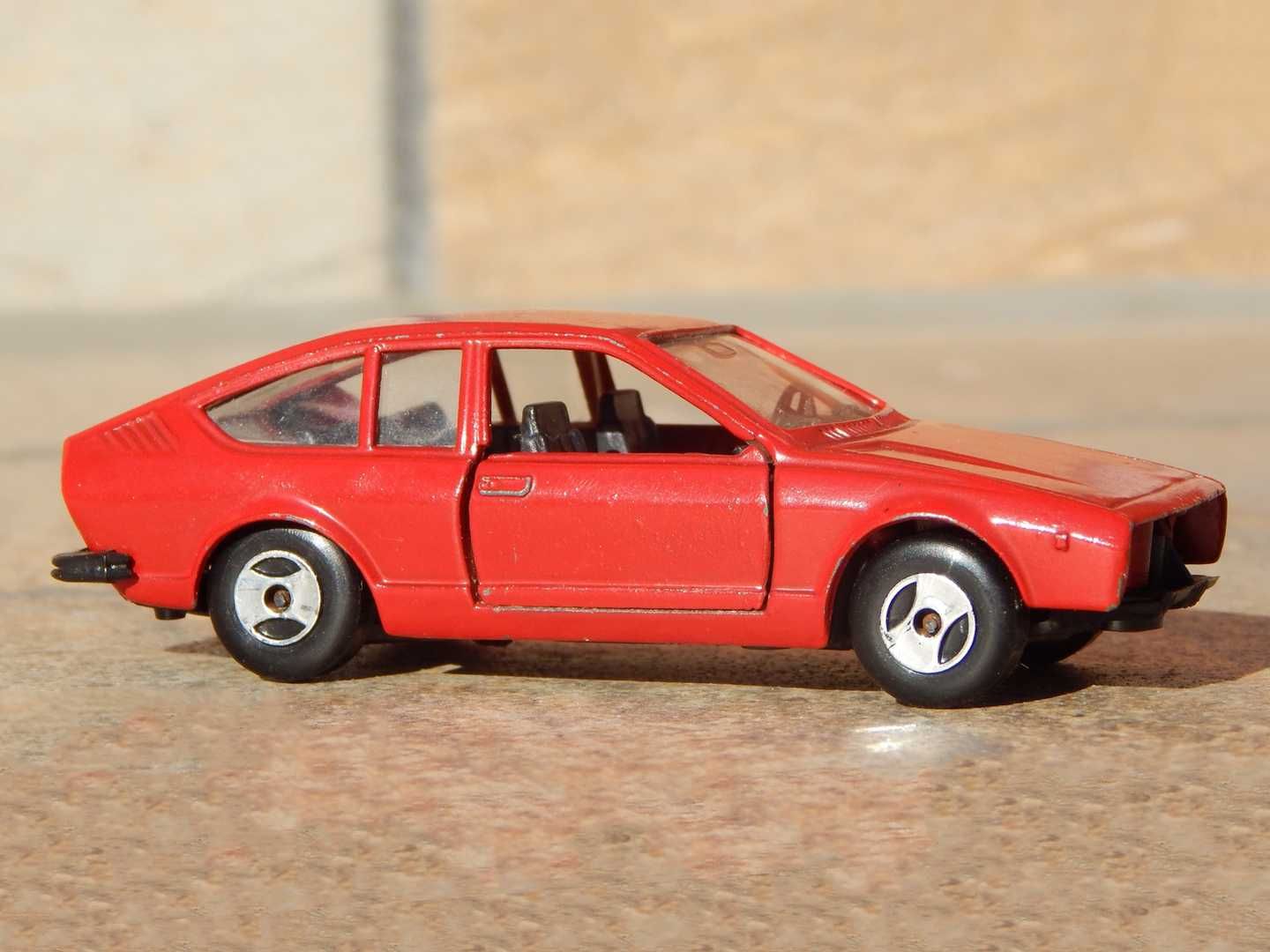 Macheta Alfa Romeo Alfetta GT Coupe sc 1:43 Polistil Italia cu lipsuri