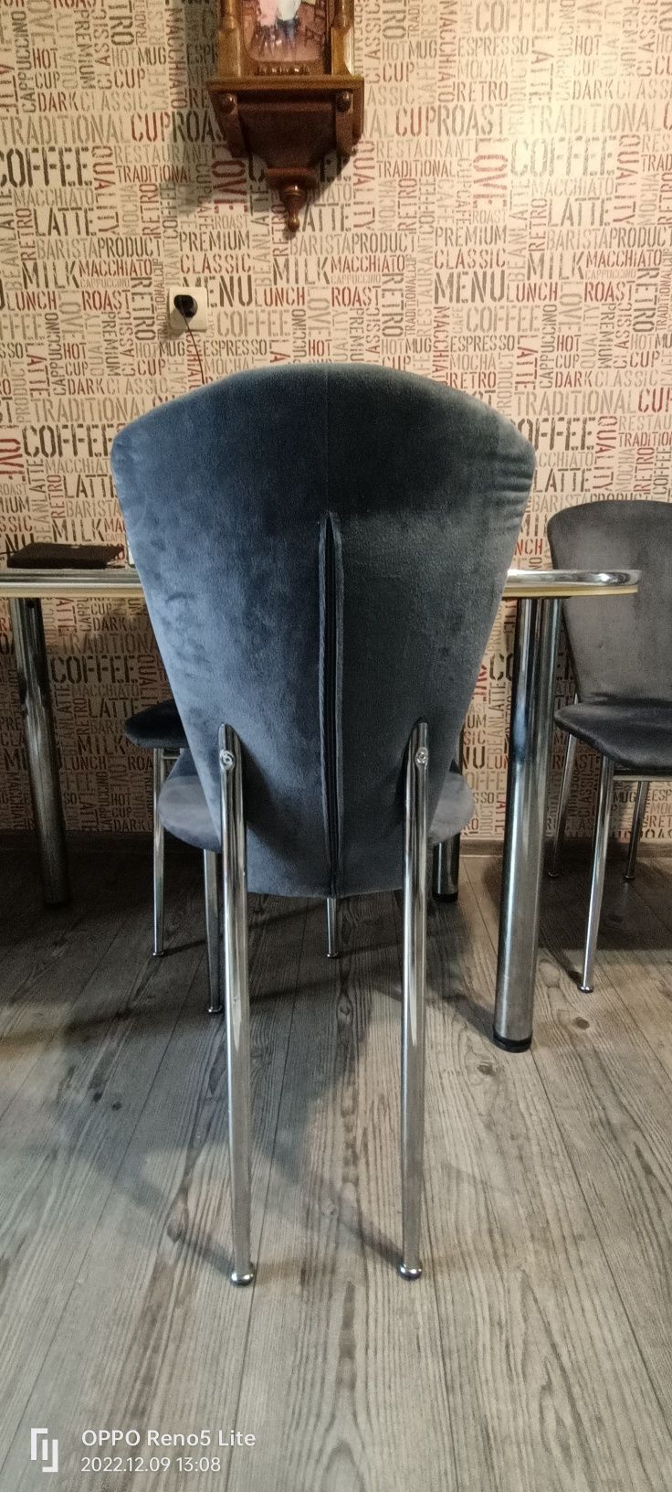 Masă și scaune pentru bucătărie