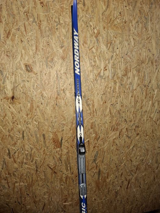 Продам лыжи в хорошем состоянии