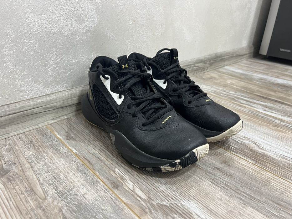 Обувки Under armour 40