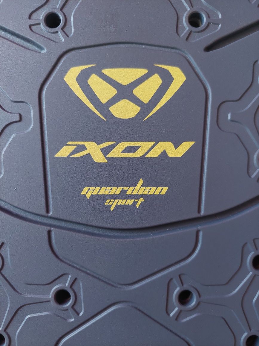 Protectie spate,coloana Ixon pentru geaca moto