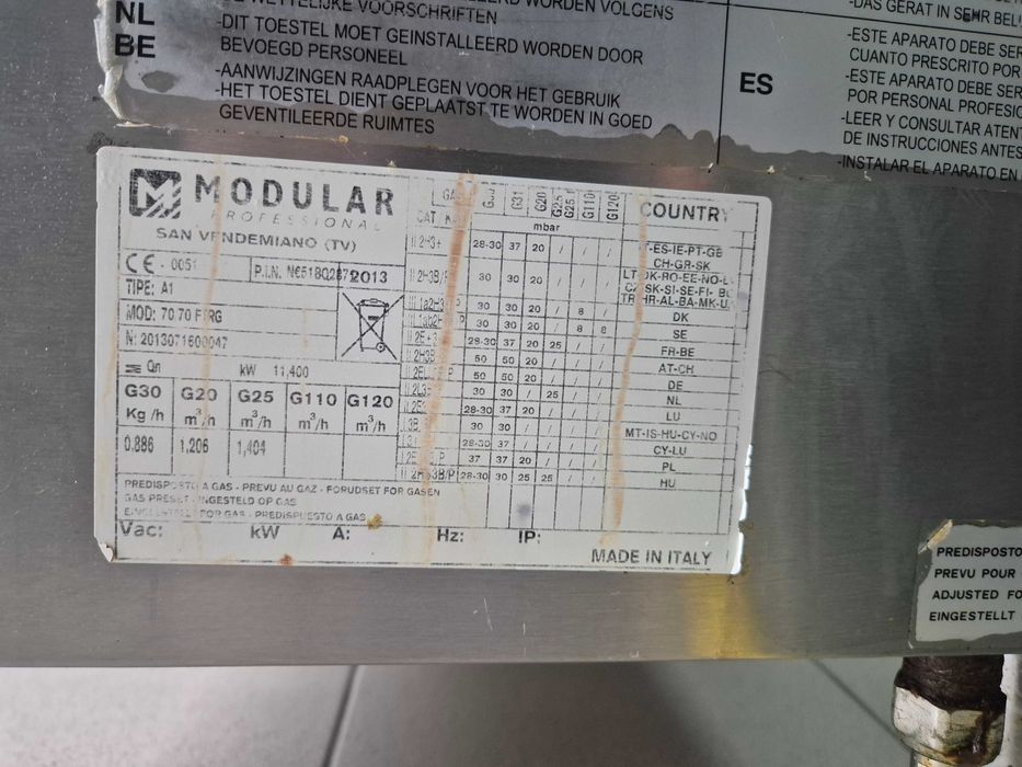 Gratar pe gaz cu placa cu striati si simpla