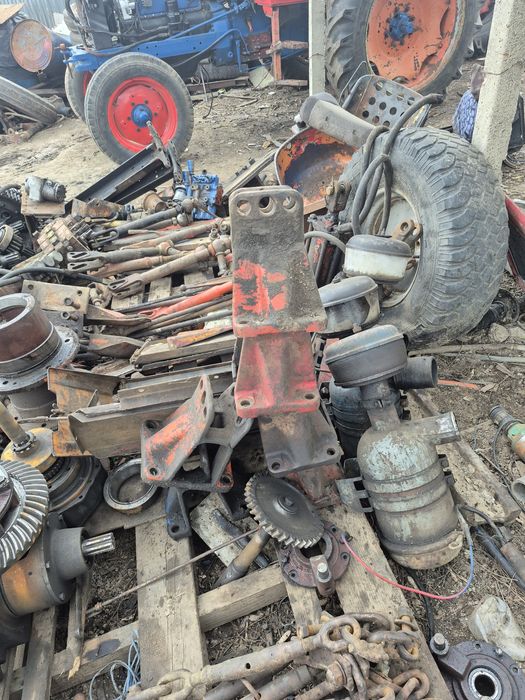 Vând piese tractor u 650