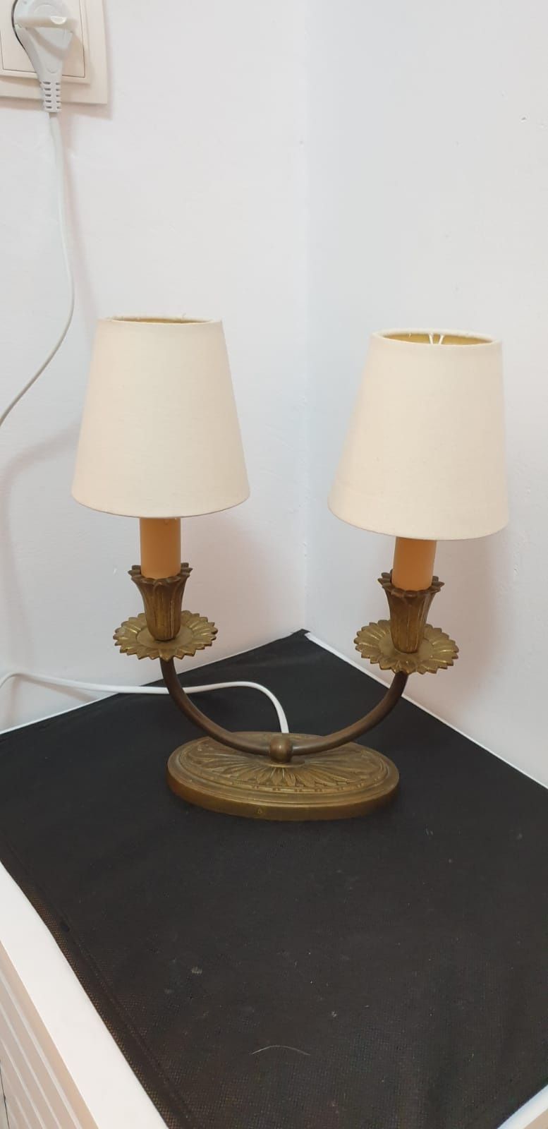 Lampa veioza vintage colectie bronz masiv Belgia 1950