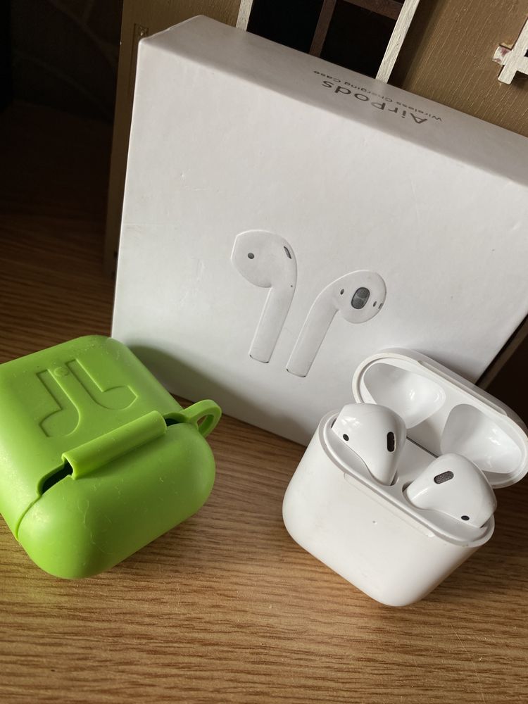 Продам AirPods в идеальном состоянии