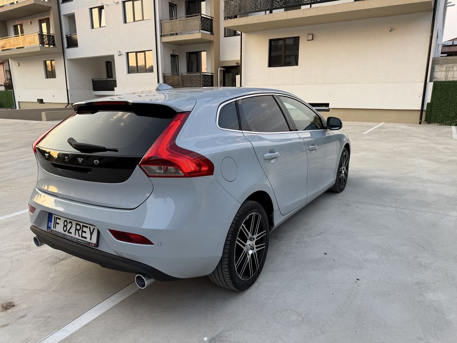 Volvo V40 - 2016