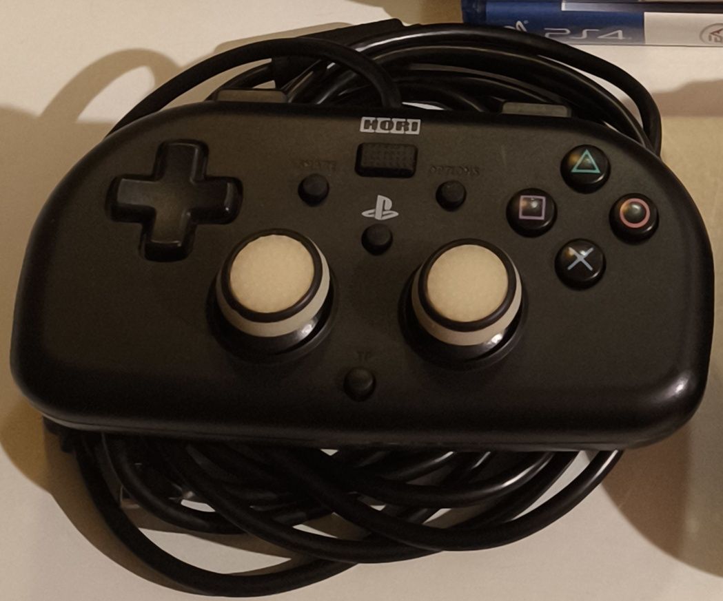 Mini gamepad (maneta) Hori cu fir