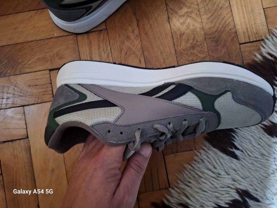Маратонки Reebok с кутия чисто нови!!!