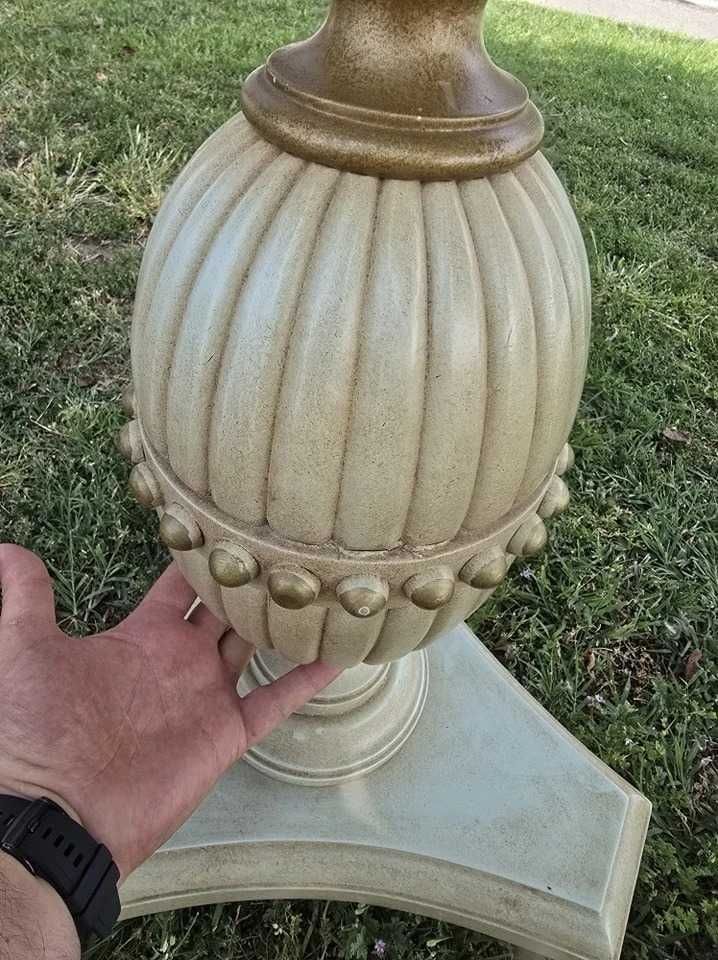 Cuier vintage tip pom,Venețian,Italia cca 1950-1960.
