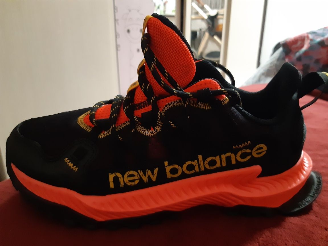 Vând adidași originali New balance