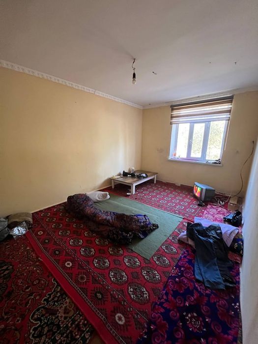 Zudlik bilan sotiladi! Xonadon yaxshi joyda