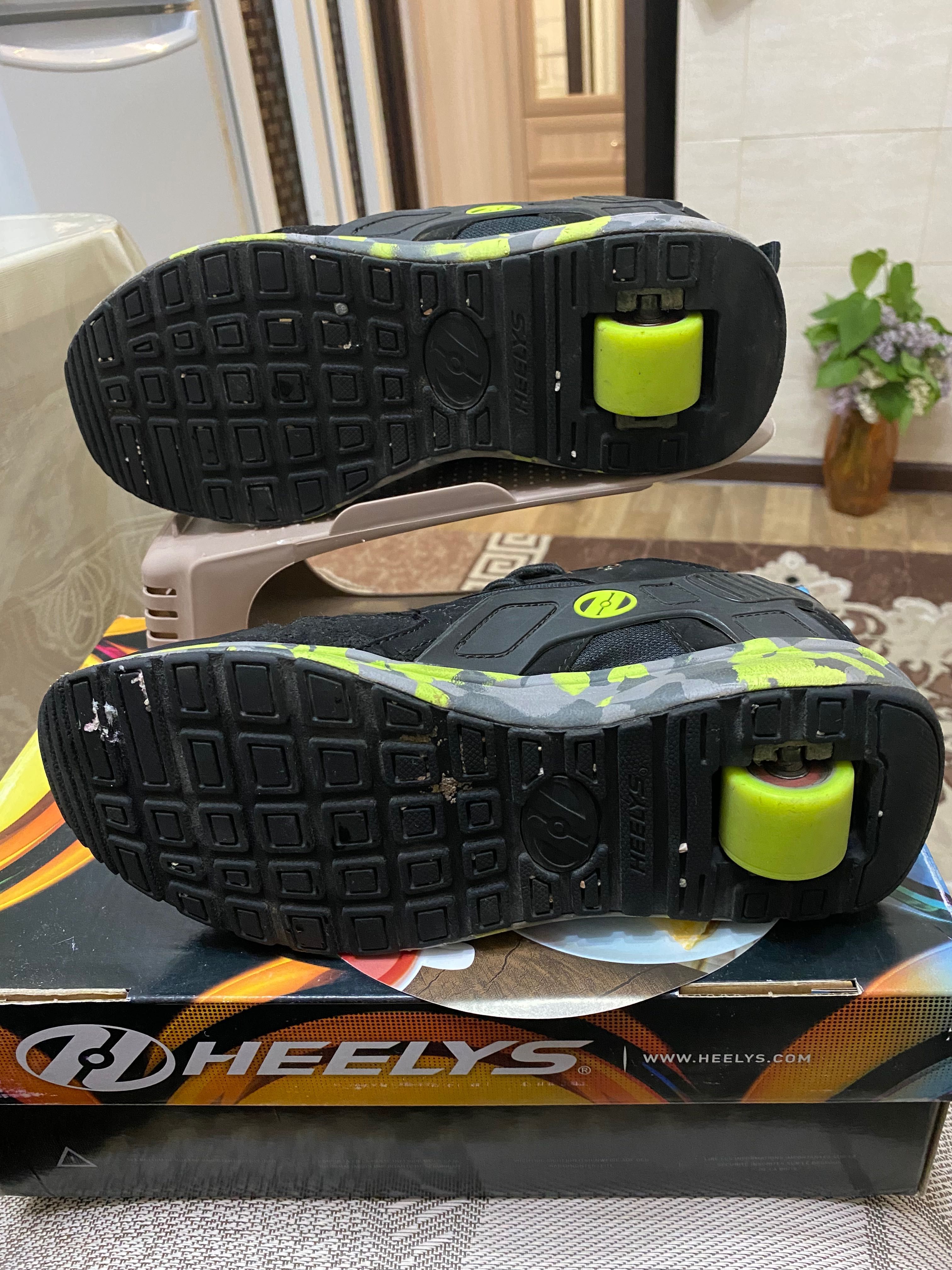 Кроссовки “Heelys”