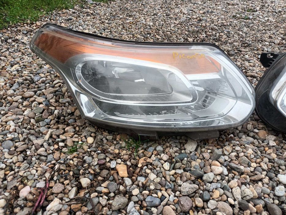 ляв и десен фар за ситроен ц3 пикасо 08 - 12 CITROEN C3 PICASSO