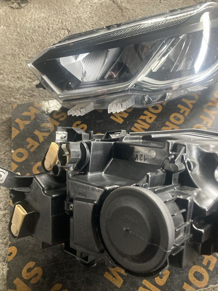Vw Polo 2022 година Фарове