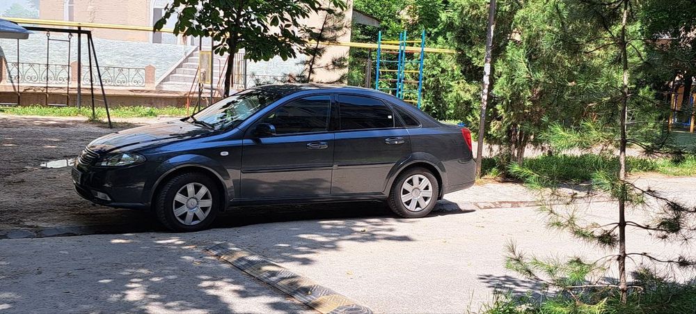 Продаются автомобиль ласетти жентра.