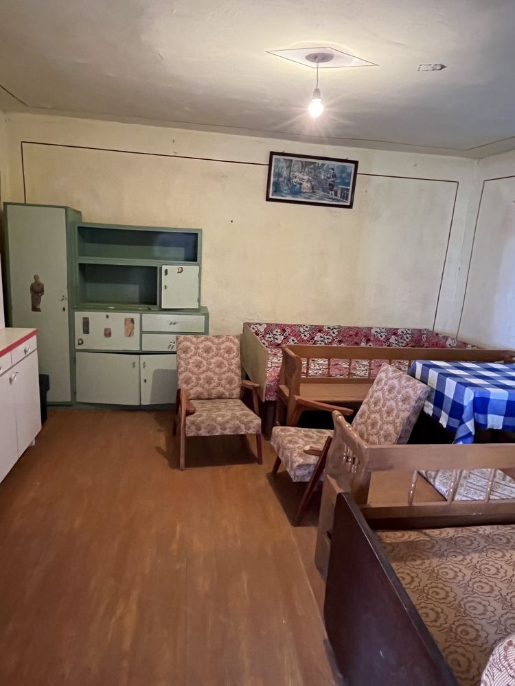 Casa la tara cu gradina