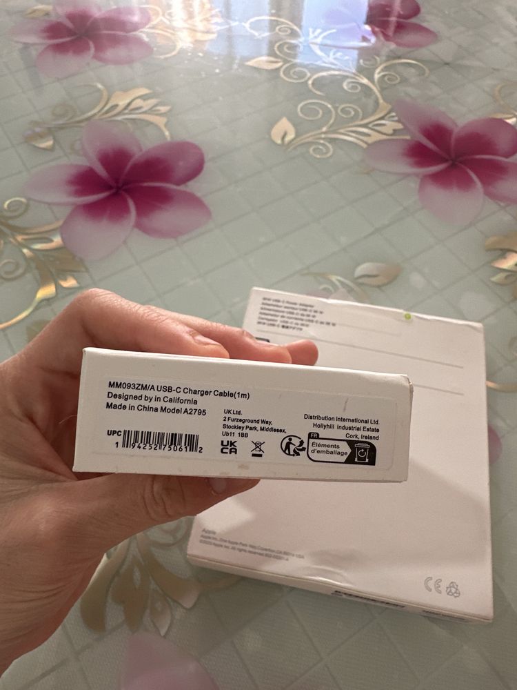 Зарядка на Macbook 96W USB-C с USB-C проводом вместе. Новый