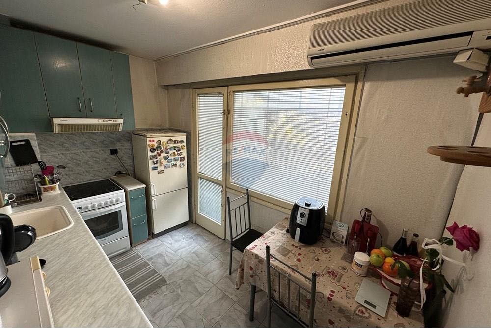 Двустаен апартамент с отделна кухня