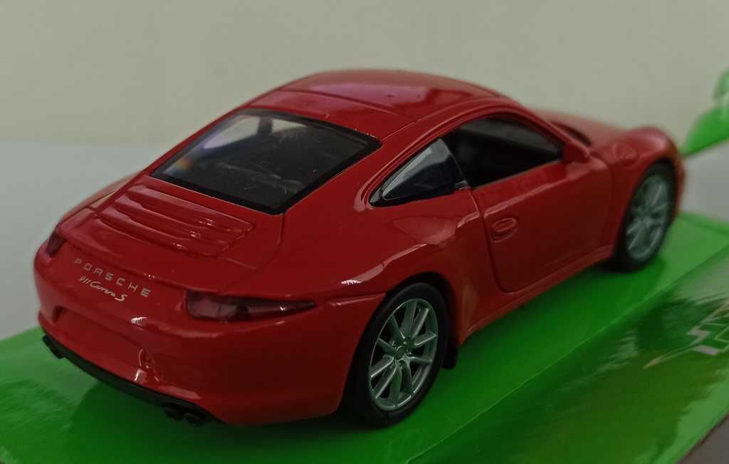 Macheta Porsche 911 Carrera S (991) red - Welly 1/36 noua