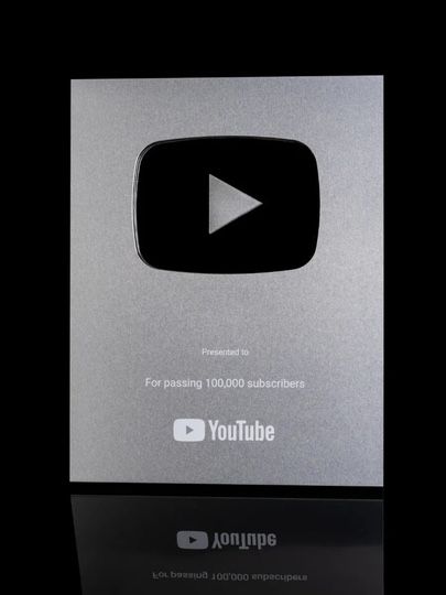 Кнопка YouTube золотая и серебряная сувенир