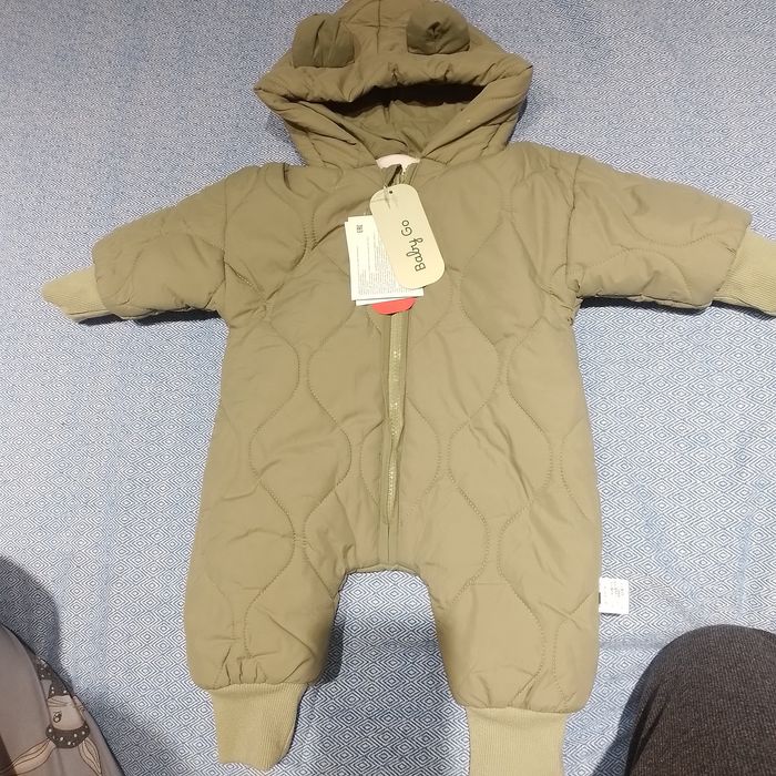 Продам  мальчиковый комбинезон