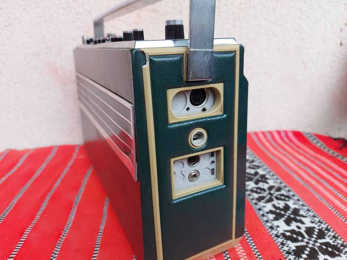 Radio portabil vechi SCHAUB LORENZ