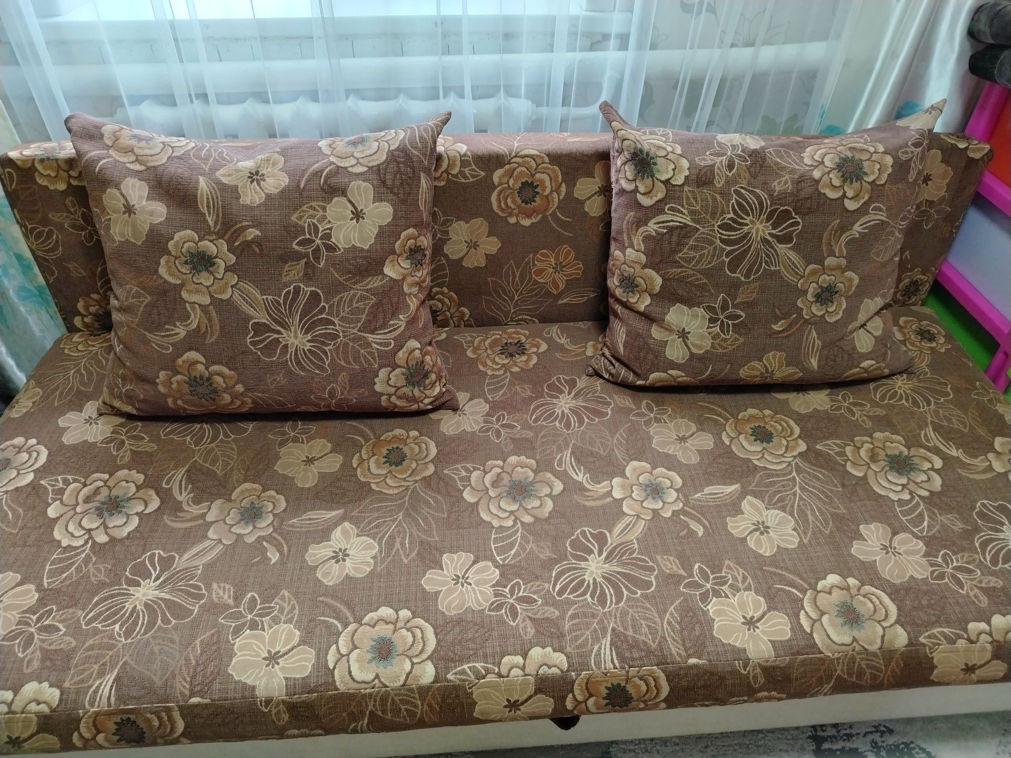 Продам софу диван.