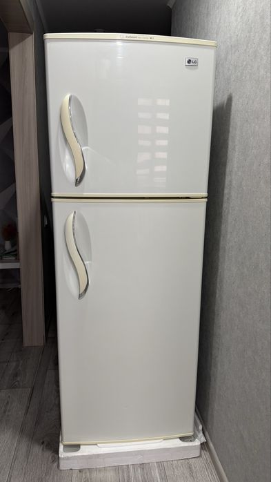 Продам холодильник