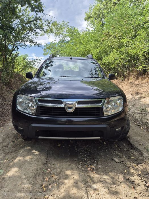 Faruri Dacia Duster 1