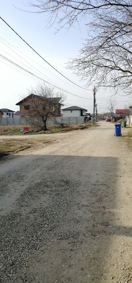Teren la 400m de Bulevardul Principal. Gaz și Curent. Comuna Berceni