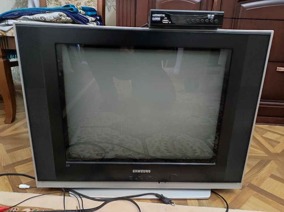 Самсунг б/у телевизор продам
