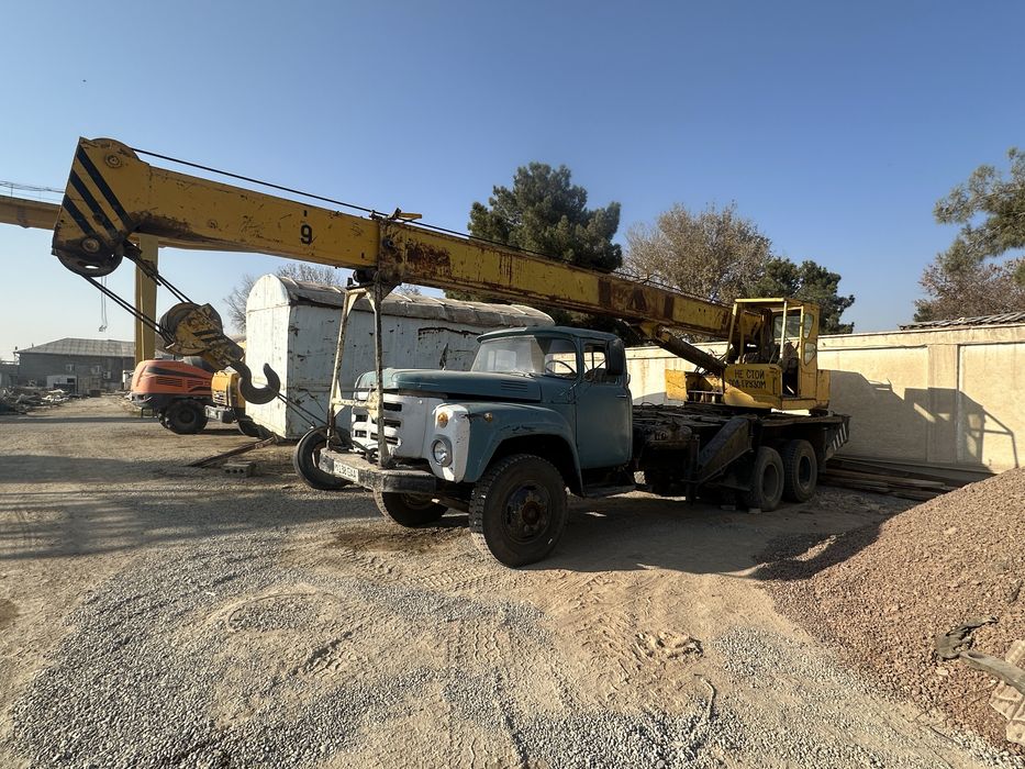 ZIL GYA avtokran sotiladi.