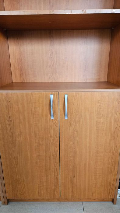 Офис шкаф с врати 800х400х200, кафяв и ъглово бюро кафяво