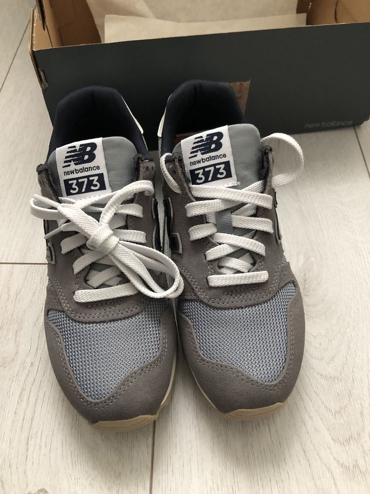 Adidași New Balance, noi, mărimea 37,5