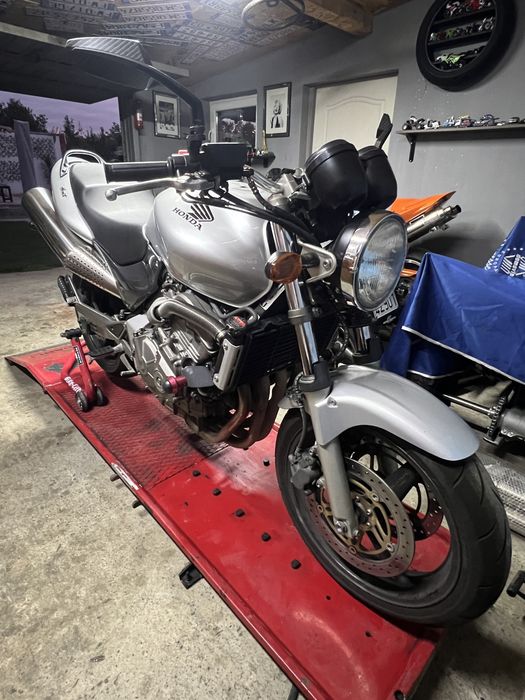 Honda hornet pc 34