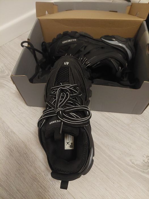 Vand/Schimb Balenciaga track led