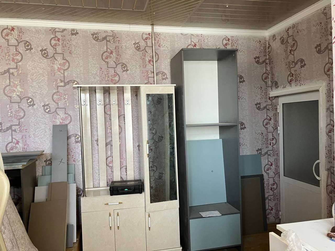 Фаргона  шахар  Мухаёда   уй сотилади  58 000$