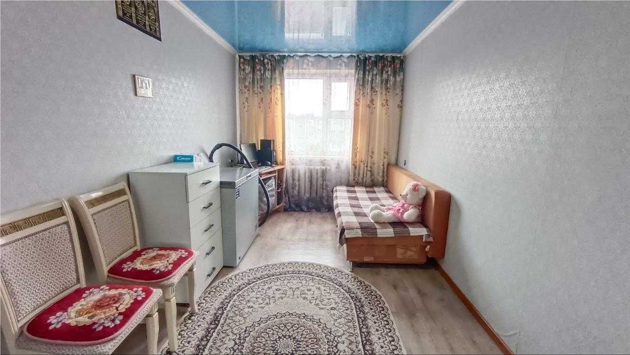 =2-комн. в Майкудуке, 14-й, 5/5 крыша новая, мебель остаётся!