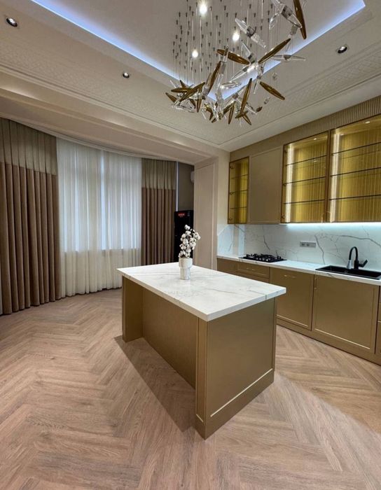 Продается 4х ком квартира, ЖК Габус, ор-р: Black star Burger, 180м²