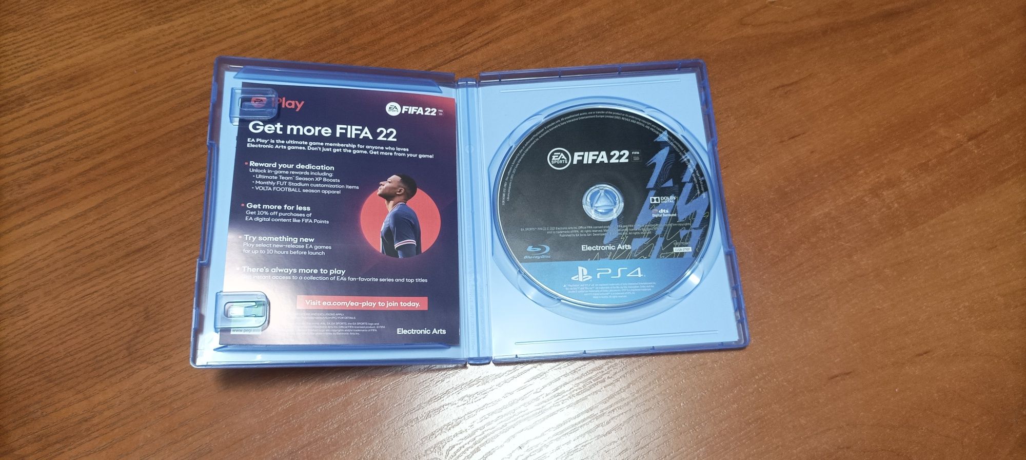 Playstation 4 + fifa 2021-2023 + mortal combat 11
