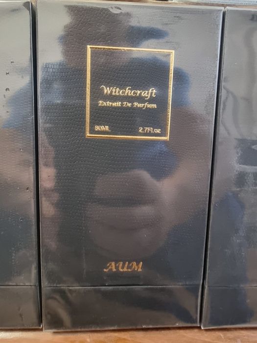 Parfumuri AUM diferite modele