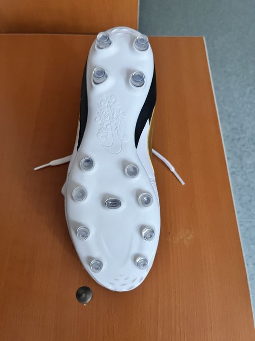 Ghete de fotbal Nike Premier lll, White, Black, Gold, Marimea 42