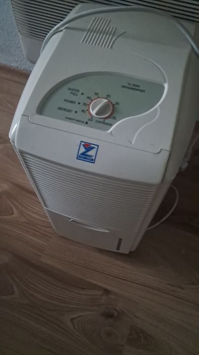 Влагоабсорбатор влагоуловител с компресор