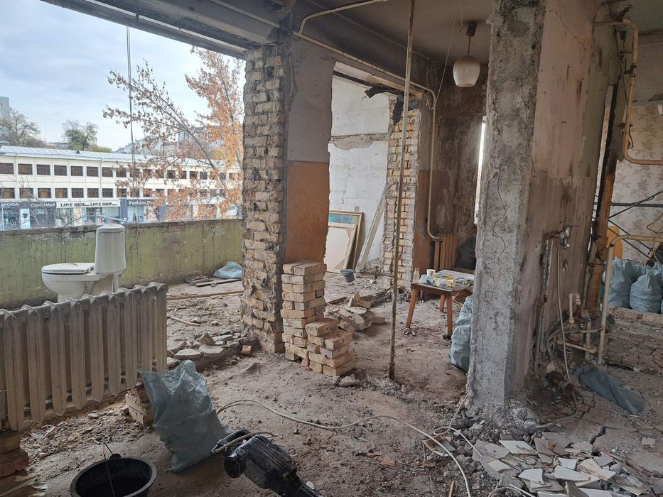 Демонтаж квартира подготовка к ремонту Копаем подвал