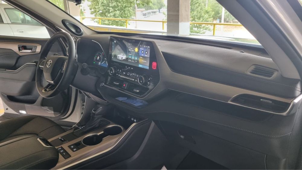 Toyota Highlander 2.5L Hybrid 4WD Euro 6 (2024-yilgi model)